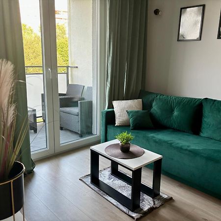 Apartment Green With Private Bike Storage 斯维诺乌伊希切 外观 照片