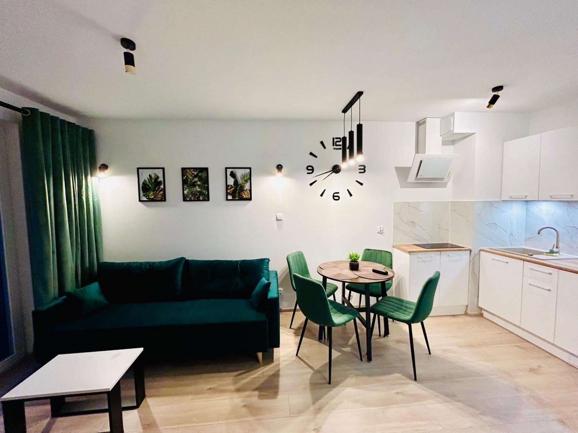 Apartment Green With Private Bike Storage 斯维诺乌伊希切 外观 照片