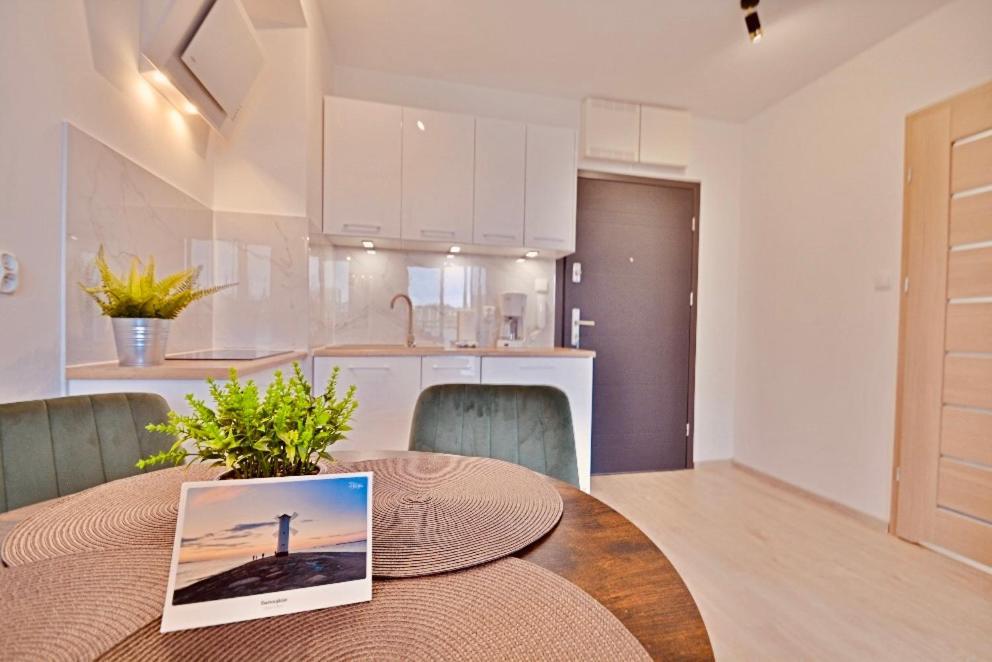 Apartment Green With Private Bike Storage 斯维诺乌伊希切 外观 照片