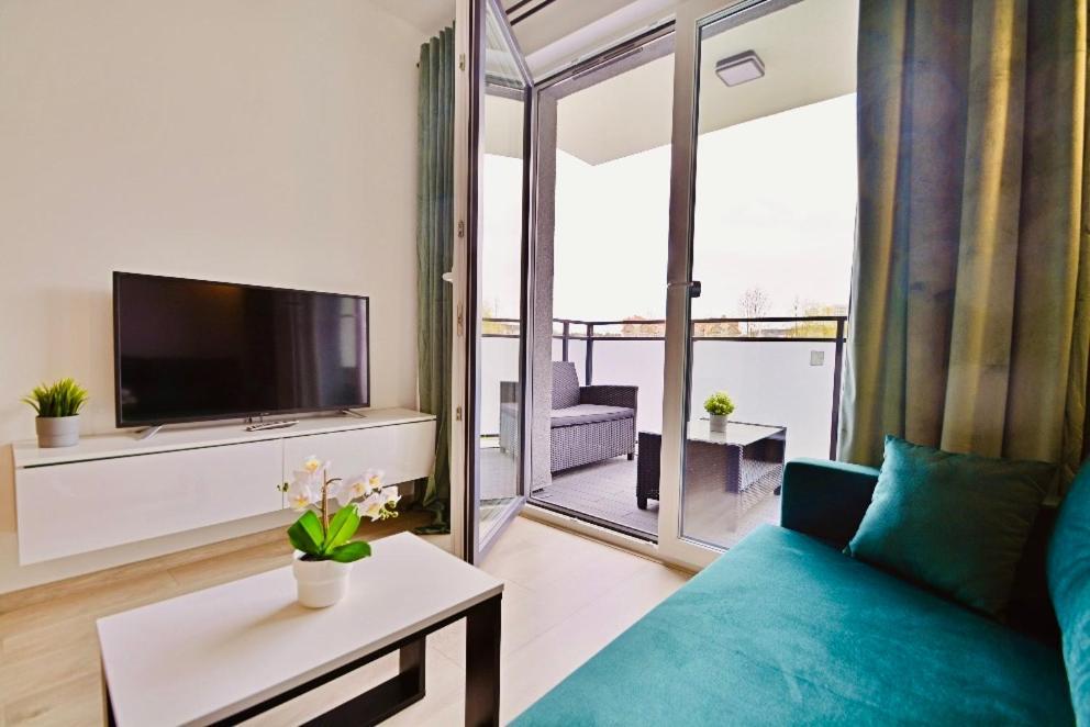 Apartment Green With Private Bike Storage 斯维诺乌伊希切 外观 照片